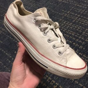 White Lowtop Converse